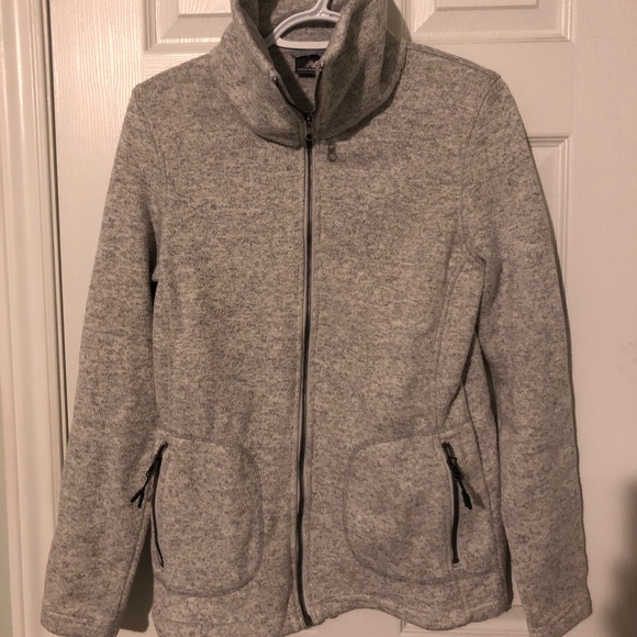 New Balance Sweater - Picture 1 of 3